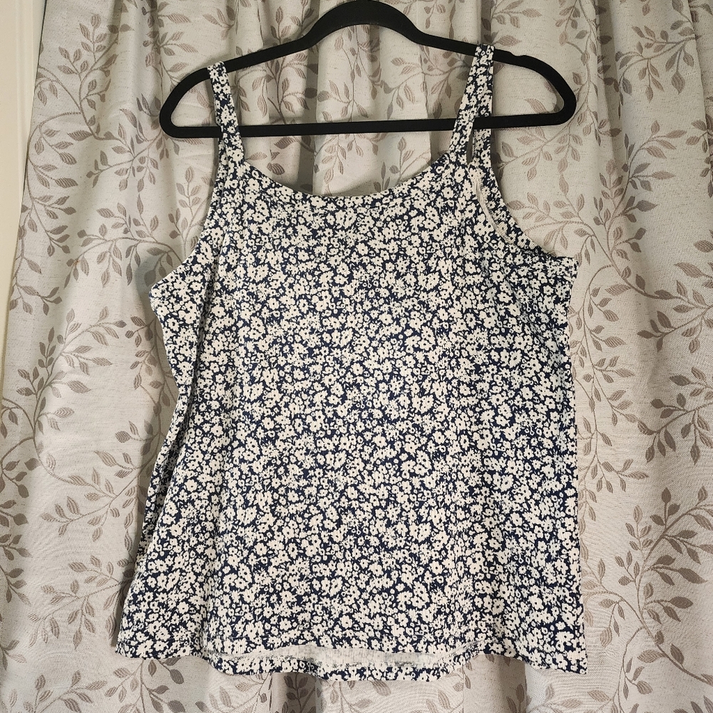 NWT Old Navy Ribbed Navy Floral Tank Size XXL - Picture 2 of 5